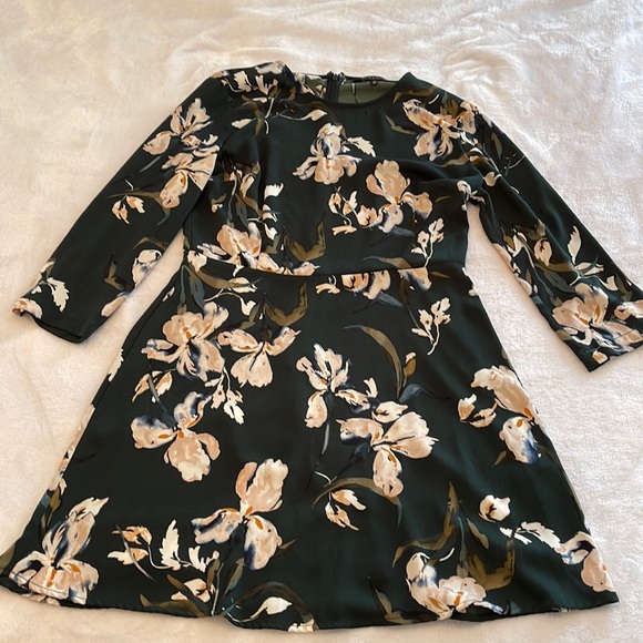 Great condition, green floral mini dress - Picture 1 of 5